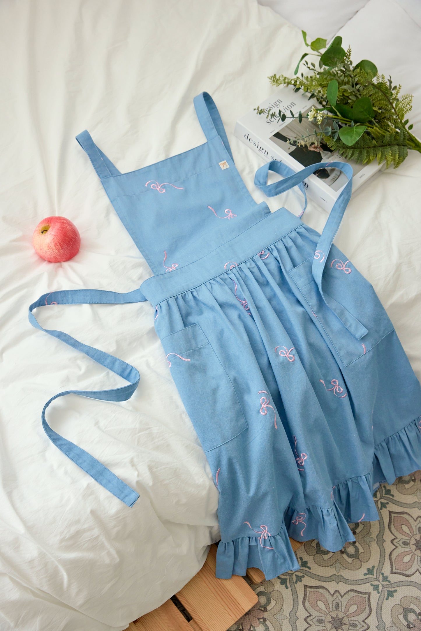 Bluebell Apron (One Color)